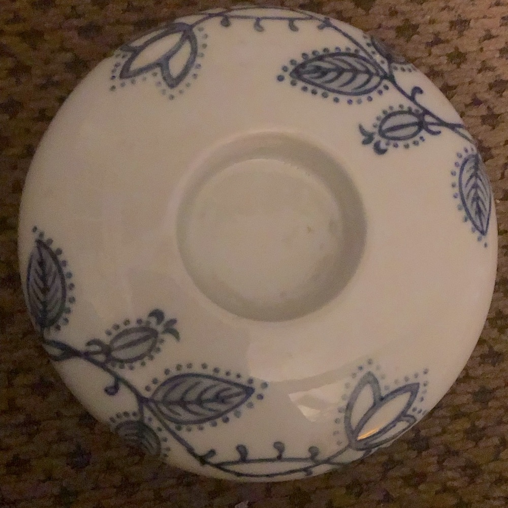 Bombay porcelain tea light candle holder